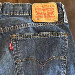 Levi's Men's Dark Blue Relaxed Jeans with Tan Leather Patch